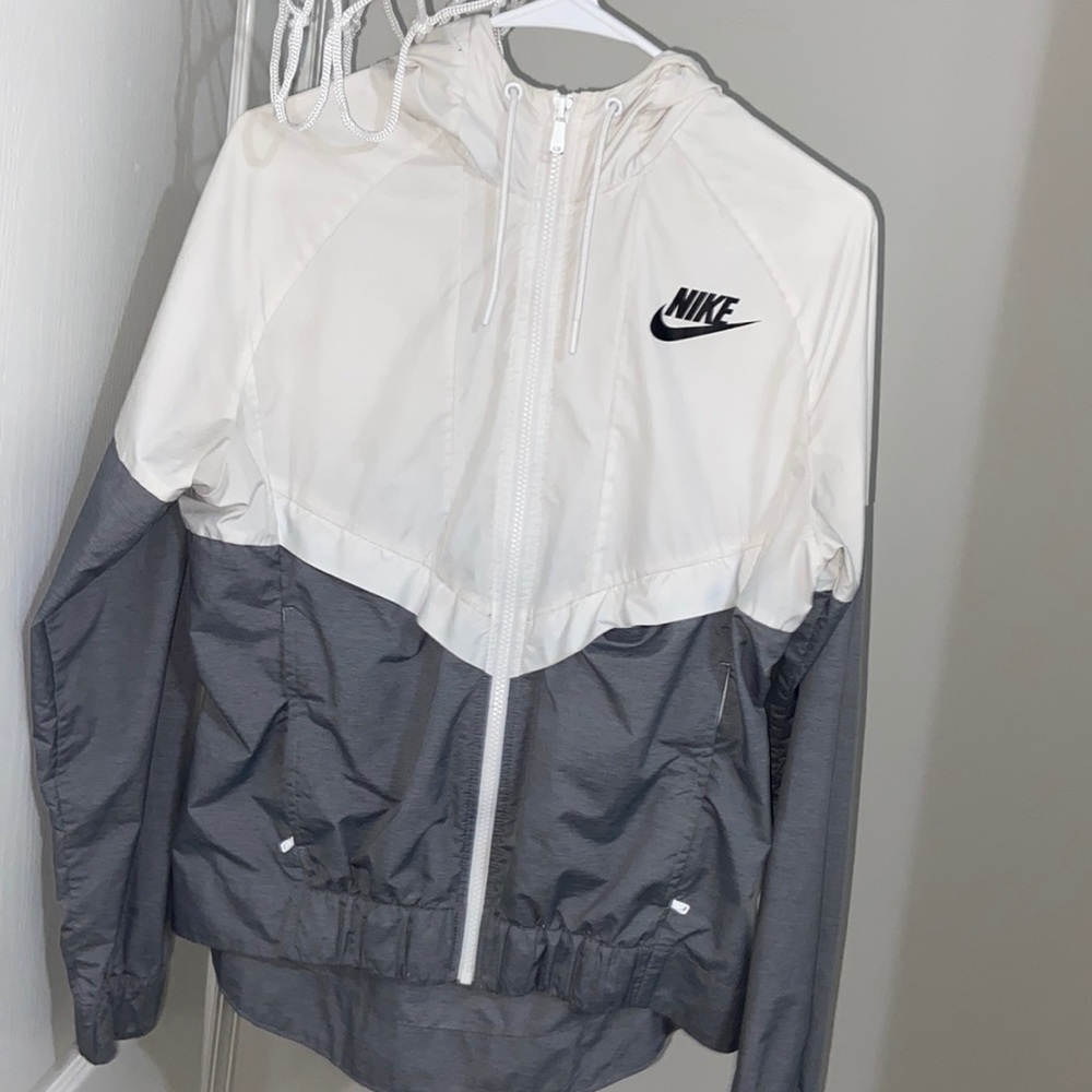 Nike wind breaker
